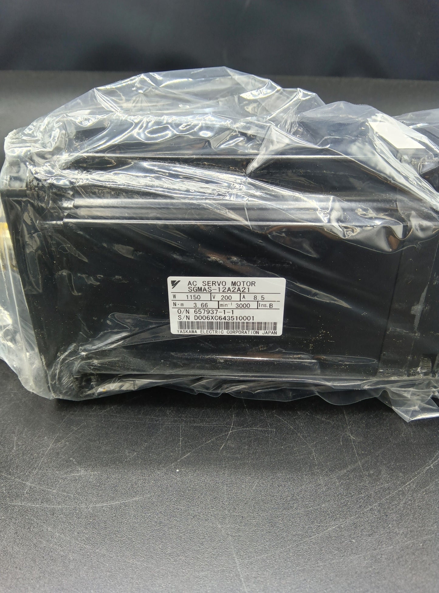 Yaskawa Electric  SGMAS-12A2A21 Servo Motor/Pack