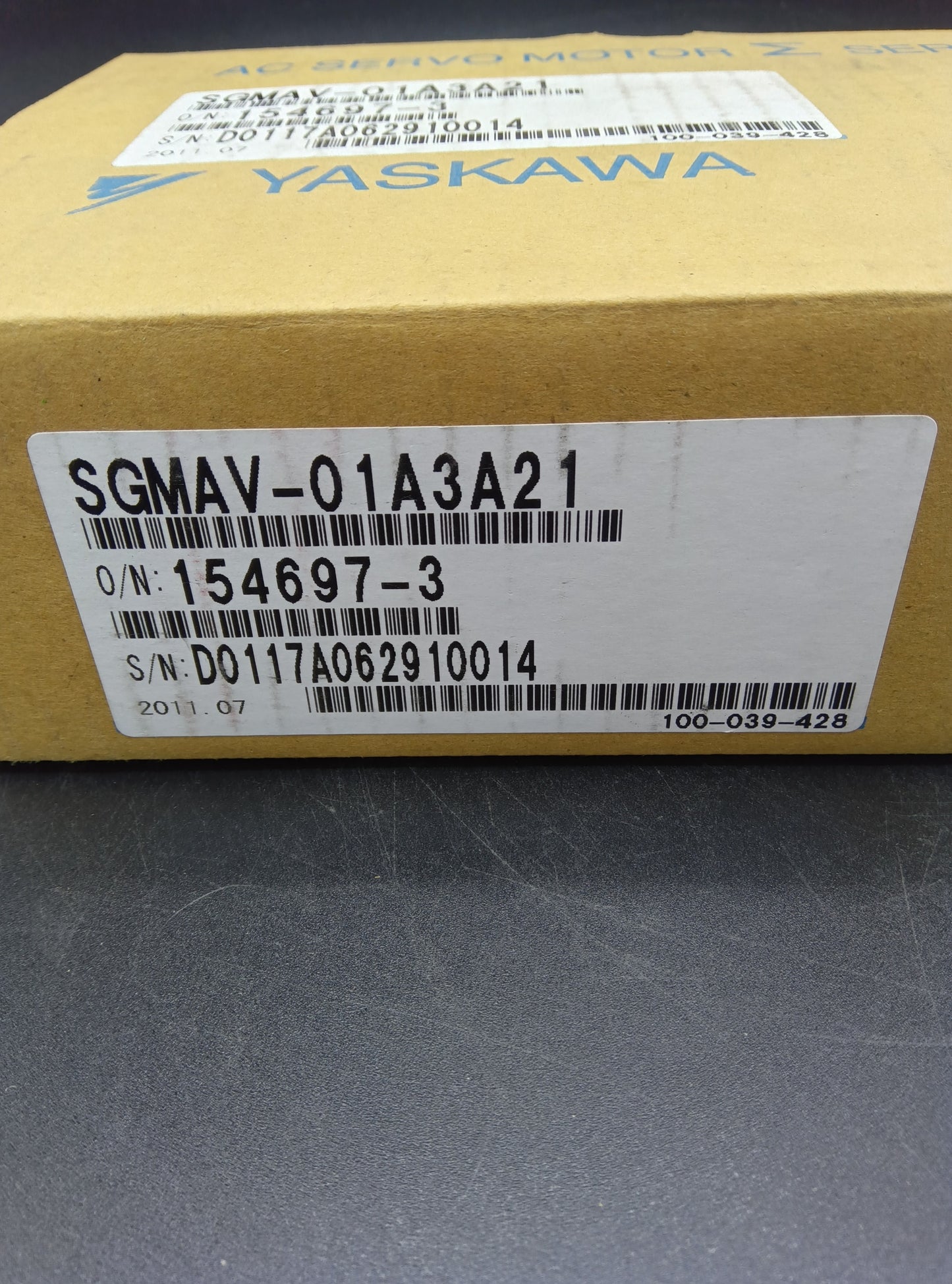 Yaskawa Electric  SGMAV-01A3A21 Servo Motor/Pack