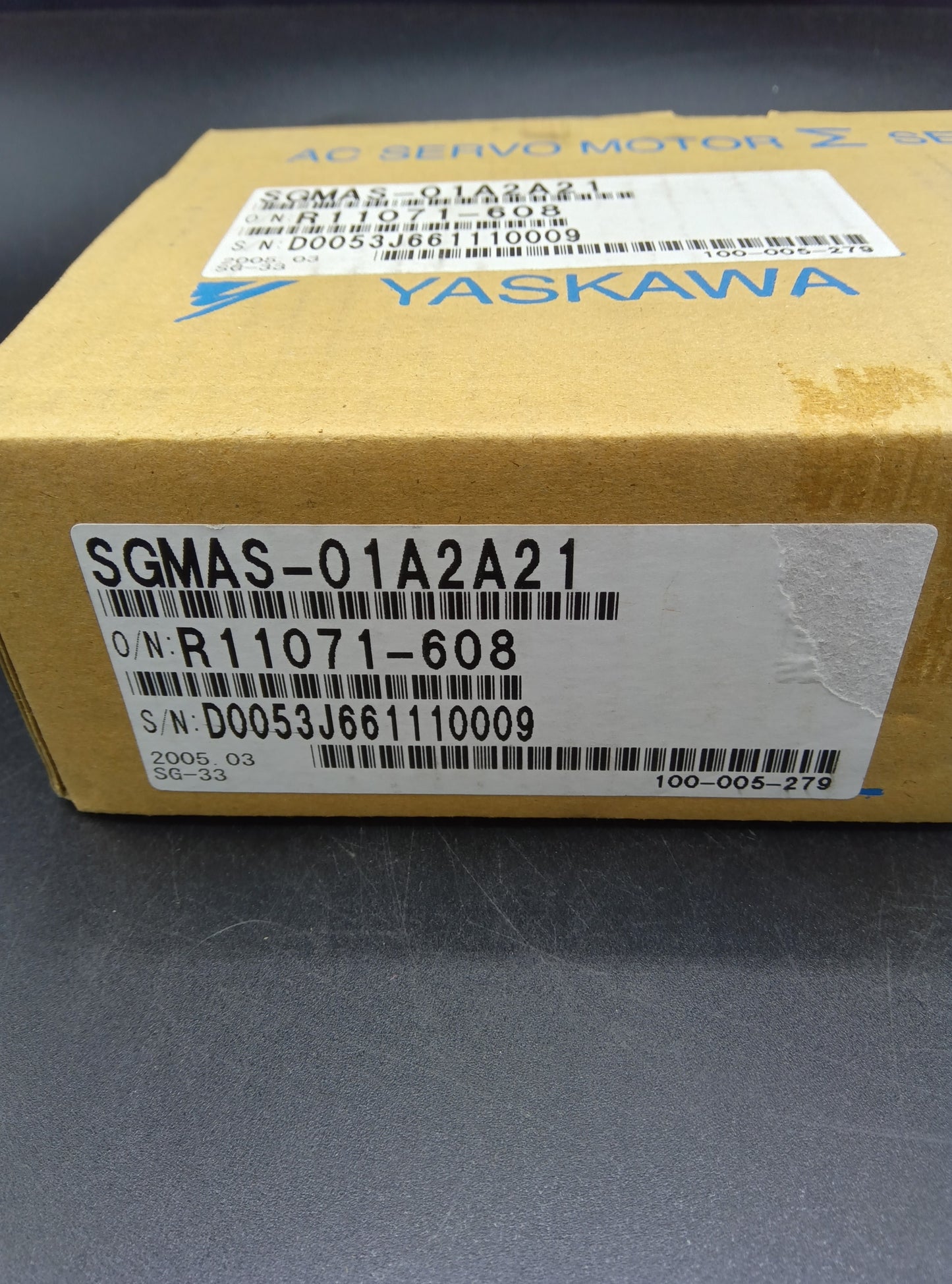 Yaskawa Electric  SGMAS-01A2A21 Servo Motor/Pack