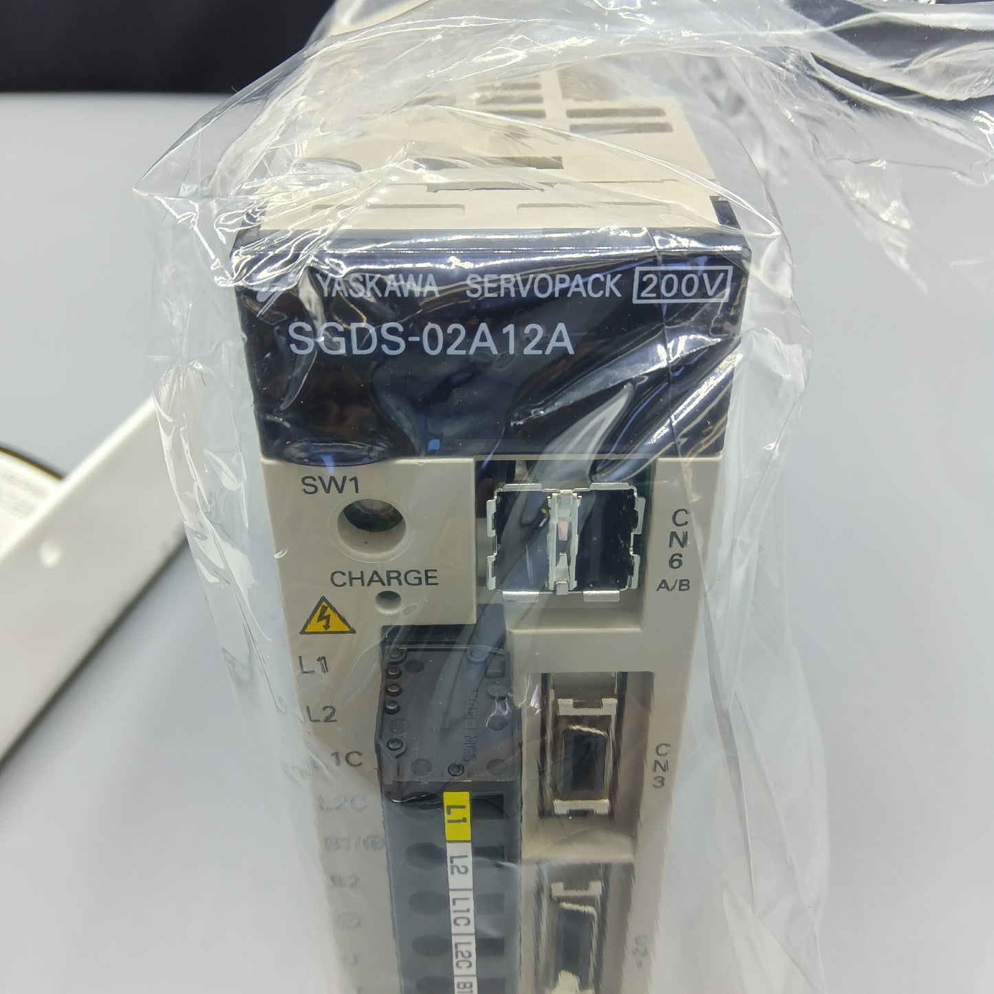 Yaskawa Electric  SGDS-02A12A Servo Motor/Pack