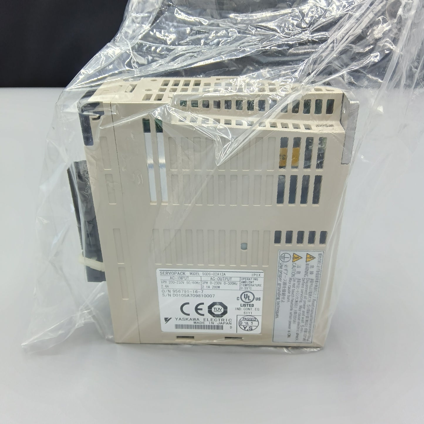 Yaskawa Electric  SGDS-02A12A Servo Motor/Pack