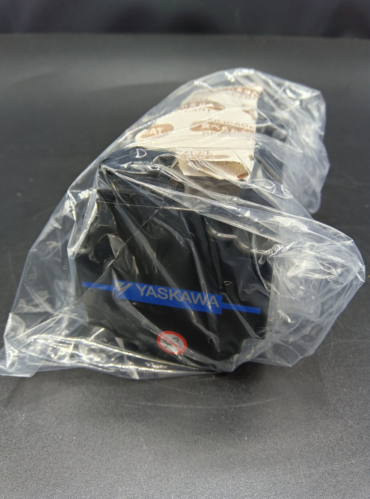 Yaskawa Electric SGM7J-04A7A21 Servo Motor/Pack