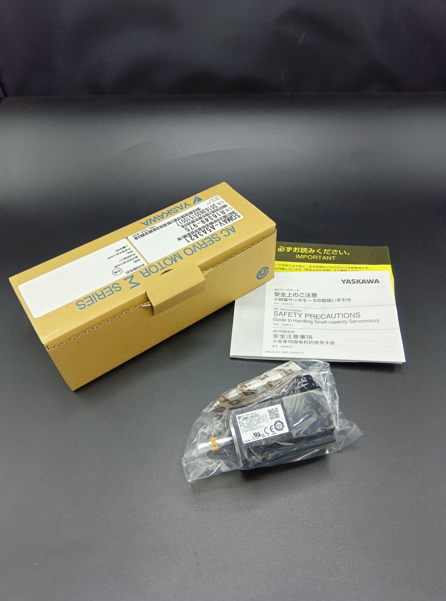 Yaskawa Electric SGMAV-A5A3A21 Servo Motor/Pack