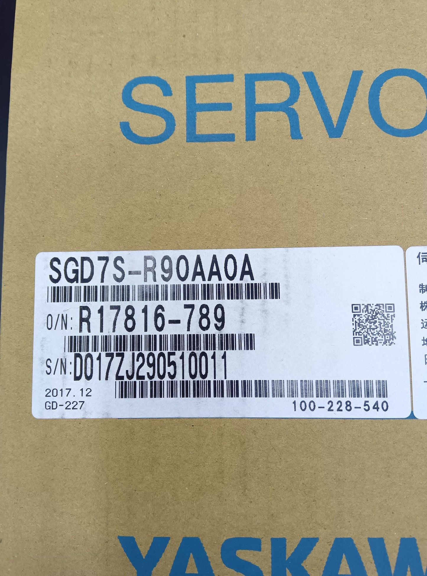 Yaskawa Electric  SGD7S-R90AA0A Servo Motor/Pack