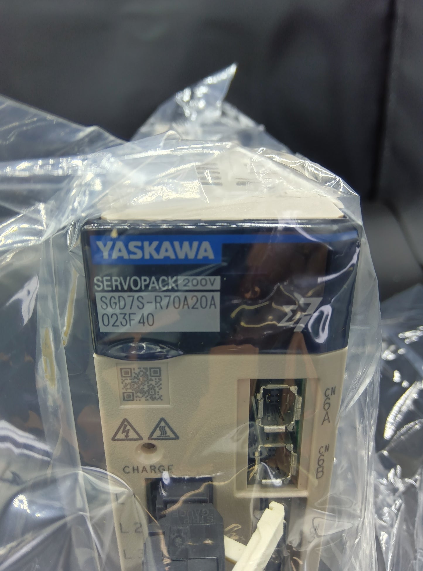 Yaskawa Electric  SGD7S-R70A20A023F40 Servo Motor/Pack