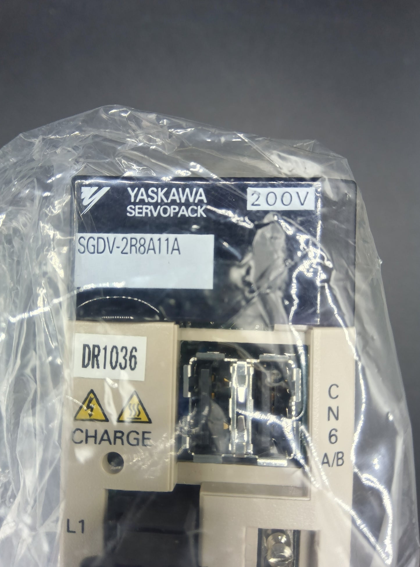 Yaskawa Electric  SGDV-2R8A11A Servo Motor/Pack