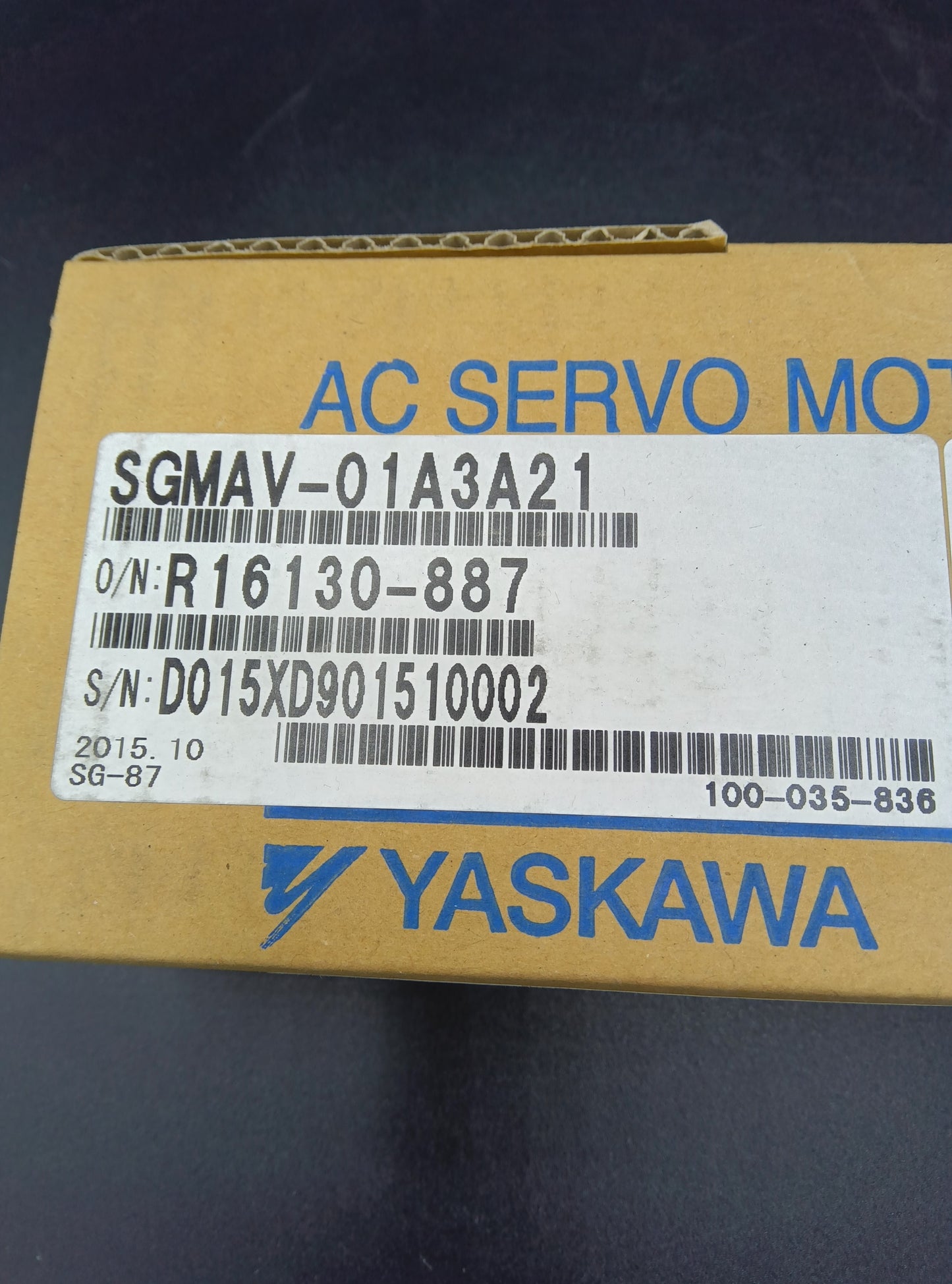 Yaskawa Electric  SGMAV-01A3A21 Servo Motor/Pack