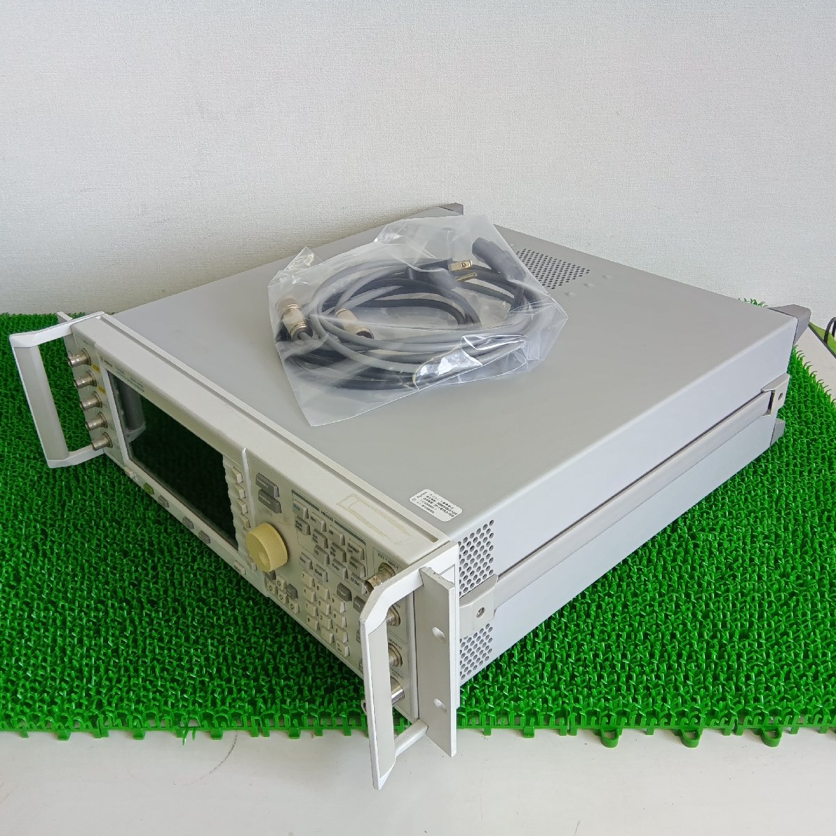 アジレント Agilent E4438C 信号発生器 中古 通電確認 | 八雲機械工具