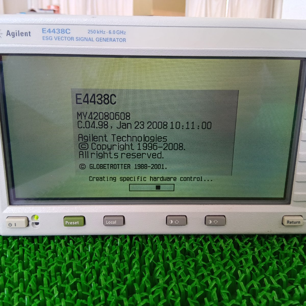アジレント Agilent E4438C 信号発生器 中古 通電確認 | 八雲機械工具