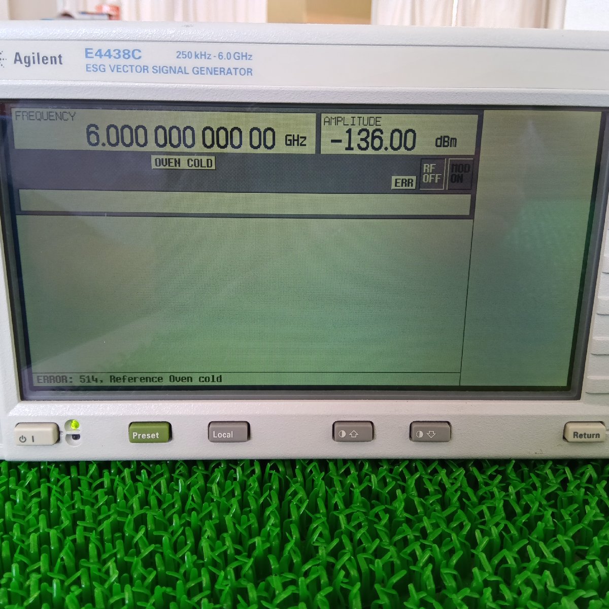 アジレント Agilent E4438C 信号発生器 中古 通電確認 | 八雲機械工具