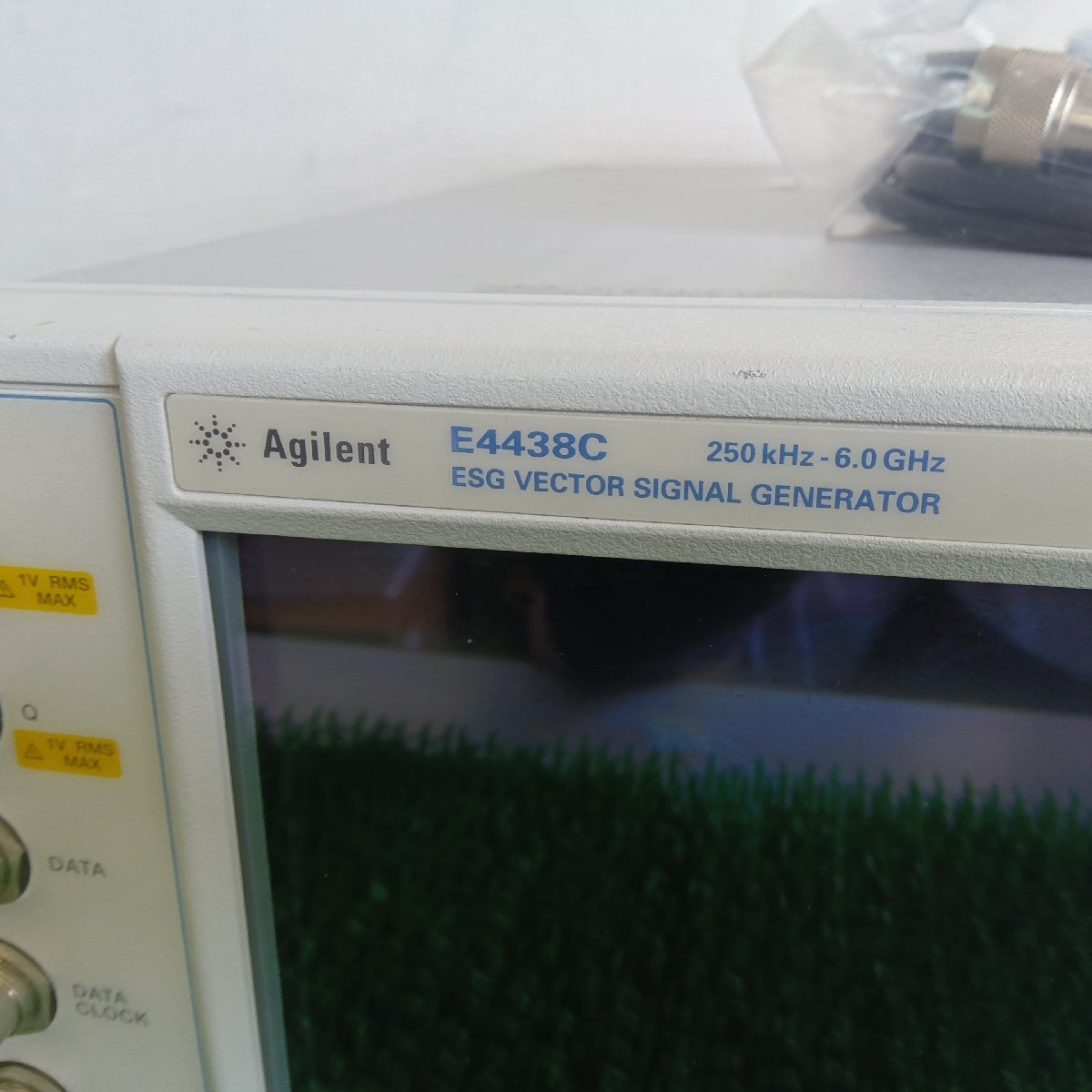 アジレント Agilent E4438C 信号発生器 中古 通電確認 | 八雲機械工具