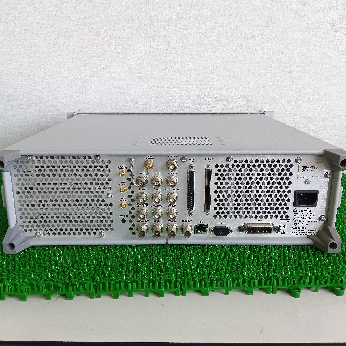 アジレント Agilent E4438C 信号発生器 中古 通電確認 | 八雲機械工具