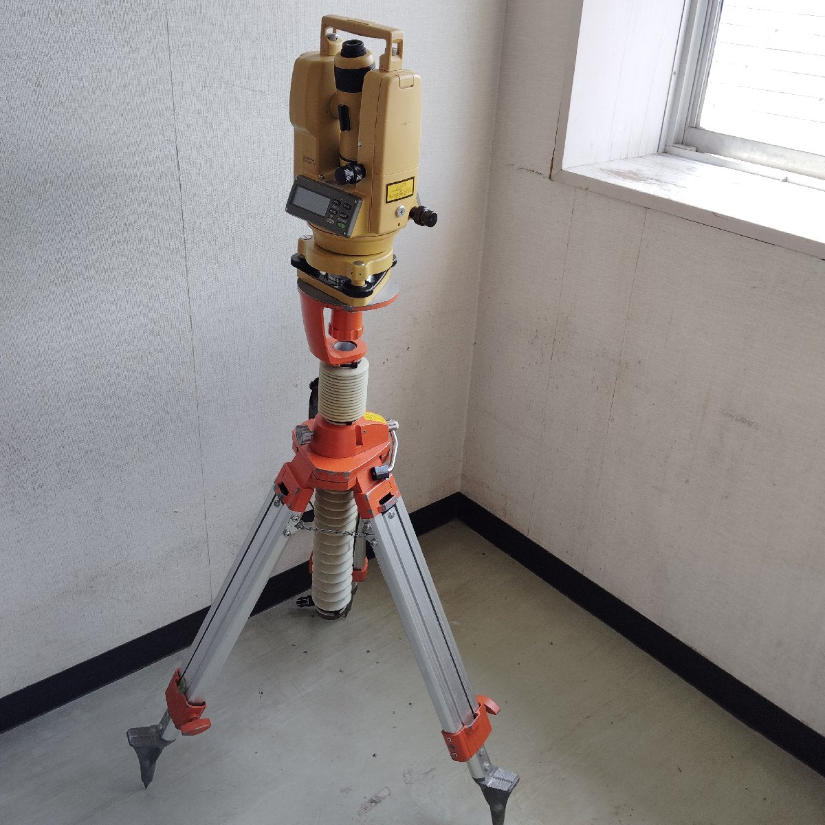 トプコン DT-110LF レーザーセオドライト 中古 三脚付きTOPCON | 八雲機械工具