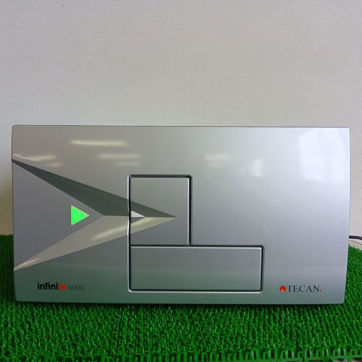 TECAN テカン Infinite M200 マイクロプレートリーダ ジャンク | 八雲機械工具
