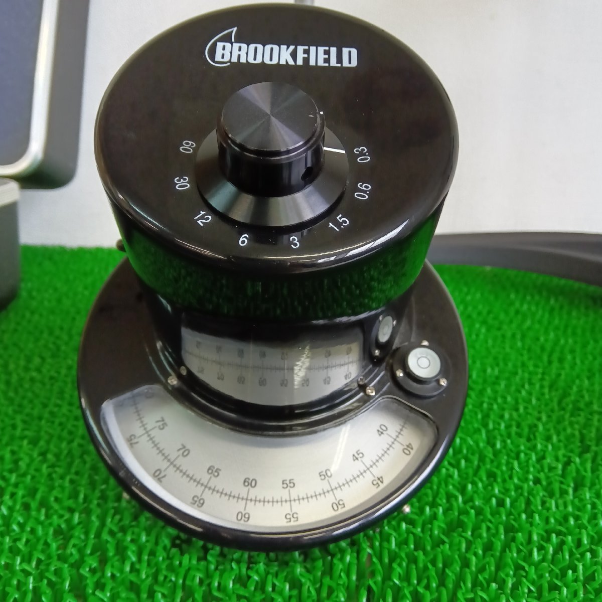 ブルックフィールド LVT アナログ粘度計 中古 オプションのスタンド付、スピンドル不揃い | 八雲機械工具