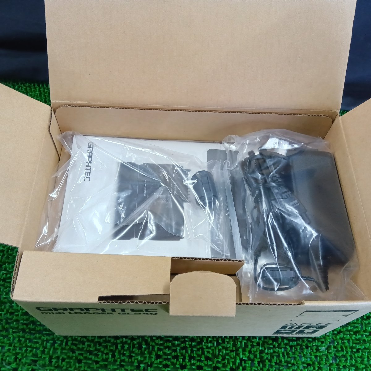 グラフテック GL240 データロガー 開封済み未使用 | 八雲機械工具