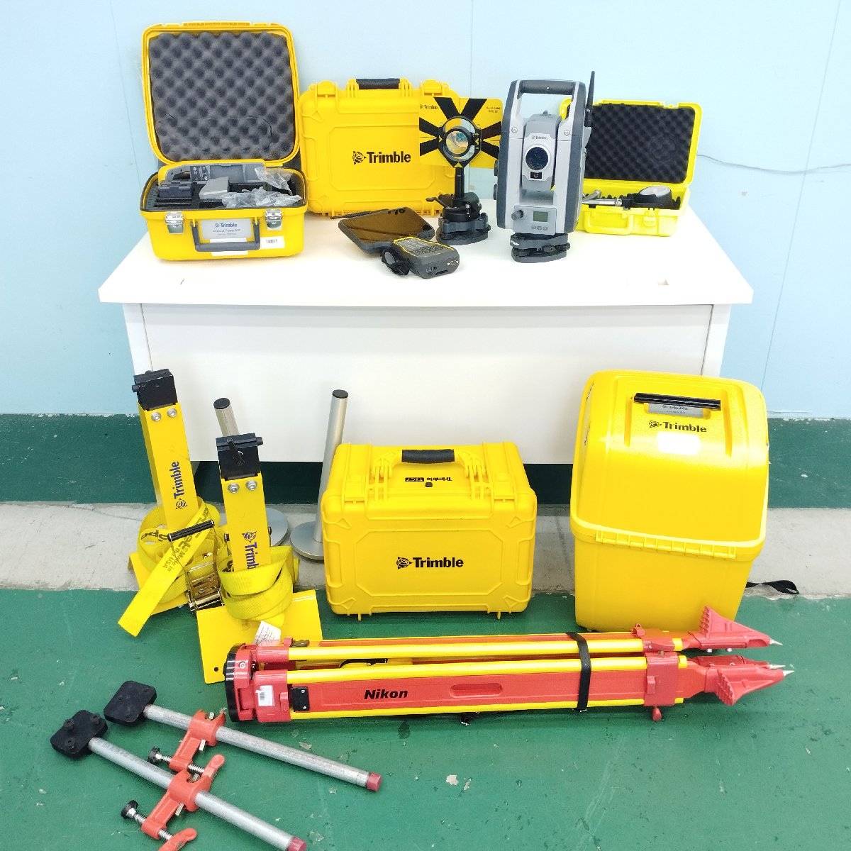 ニコン・トリンブル Nikon Trimble トータルステーション S9 中古 TSC7 / Traverse Kit / Power Kit 他 バッテリー劣化有 法人限定 | 八雲機械工具